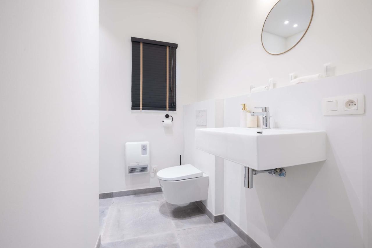 Shway - The Blue Parrot Apartment Антверпен Екстериор снимка