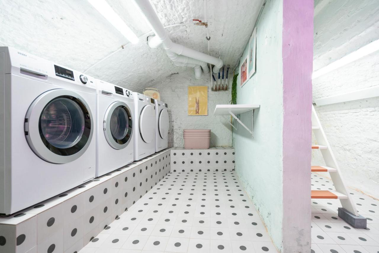 Shway - The Blue Parrot Apartment Антверпен Екстериор снимка